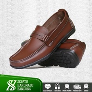 SEPATU KULIT PRIA DEWASA SLIP ON LOAFERS ANTI SLIP KERJA KANTORAN KICKERS YONGKI KOMALADI SELOP WEDD