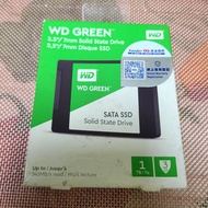 全新未開WD 1TB SSD