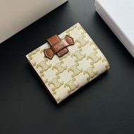 Bifold Wallet with Box Ladies Style Number: 10H262 Size: 10.5 x 9x2cm,