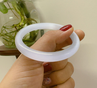 Vòng tay đá mắt mèo trắng bản liền cho nữ mệnh kim- thủy ni51ni52ni53 mang phong thủy bình an