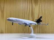 Mô hình máy bay UPS MD11 20cm