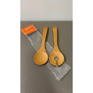 le creuset salad servers