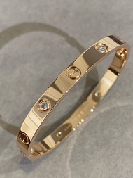 Cartier outlet 卡地亞經典寬版 四鑽手鐲 /手鈪 /full set/all size：15～21 可咨詢