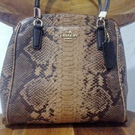 Preloved tas handbag motif snake skin Merek Coach Ori