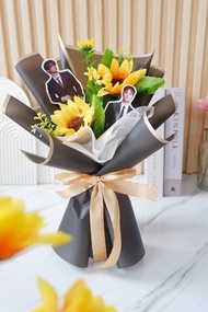 buket bunga matahari dan foto - buket foto custom - buket foto kpop - flower bouquet - buket bunga w