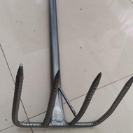 CANGKUL / PACUL GARPU / PACUL JERAMI-DaunDaun.id