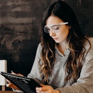 閱讀工作幫手 日本Hazuki眼鏡式放大鏡1.32倍-大鏡片 珍珠白 聖誕