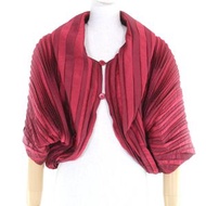 成色極佳的ISSEY MIYAKE MIYAKE 3D 立體褶襉開襟衫，RED， 2 碼，日本製造，正品，女款