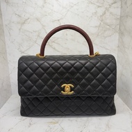 CHANEL黑金荔枝皮蜥蜴提把COCO HANDLE32CM/24