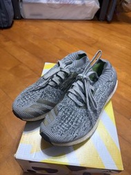 Adidas UltraBOOST Uncaged 灰色跑鞋
