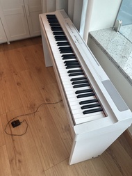 P125 Yamaha Digital Piano with Stand and Cover