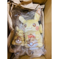 Pokémon 30th Anniversary “Pika Pika Pikachu” Figure Set (Large & Small)with 30th anniversary box