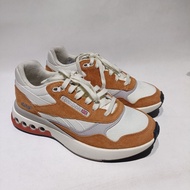 R.B sneakers with 4-inch sole, youthful colors, size 36, fits 35 feet