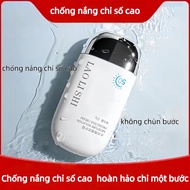 Moisturizing sunscreen for face, blocks UV rays, lightweight and natural