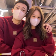 เสื้อสเวตเตอร์คอตั้งแขนยาวทรงหลวมสำหรับผู้ชาย ฤดูใบไม้ร่วง/ฤดูหนาว สีแดง ปักลายพิมพ์ลายงู ปีงู ปีมัง