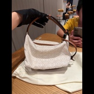 loewe 羅意威 Anagram mini cubi帆布包 白色