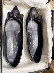 Chanel 黑色蝴蝶結尖頭平底鞋