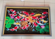 hiasan dinding lukisan cetak ikan koi cerah hoxy plus bingkai ukuran 85×55