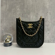 Chanel 24S hobo bag 黑金牛 晶片款