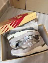 New Balance 992