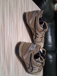 asics釘鞋