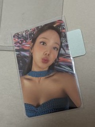 是 TWICE 成員娜璉（Nayeon）迷你專輯《READY TO BE》小卡