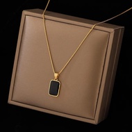Kalung wanita Bahan Titanium Rantai Serut Warna Gold Liontin Petak Hitam Anti Karat Anti Hitam Anti 