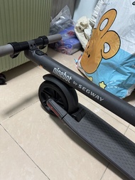 Ninebot es2電動滑板車