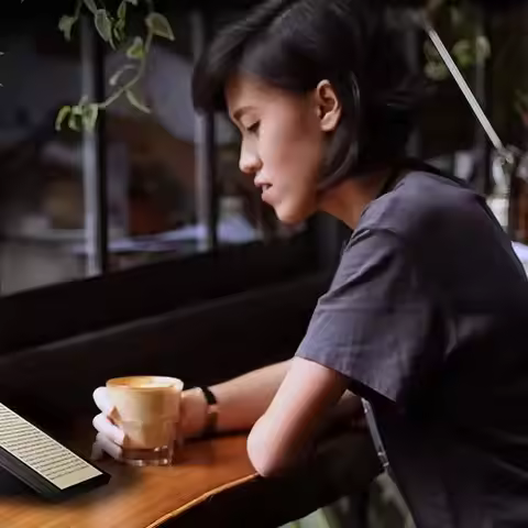 32G 8" Kobo Forma N782-KU-BK-K-EP Forma E-Book Reader, Black,Ultra HD 300 PPI Touchscreen Adjustable