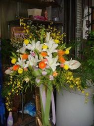 台北市高架花籃一對2個~百合 火鶴 文心蘭~告別式喪禮佈置