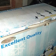 freezer daimitsu 200 L bekas kondisi normal bisa diantar