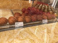 BACHA.咖啡店，信義，替人代買可頌跟蛋糕，甜可頌口味，開心果,牛油,咖啡巧克力,杏仁,覆盆梅,咖椰.
