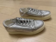 Kenneth Cole 銀色厚底鞋