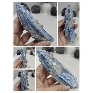 蓝色水晶_blingbling闪🇲🇾蓝晶石/原石/天然蓝晶水晶原石/Blue Kyanite/Natural Crystal Kyanite/Kyanite Raw Stone/170G