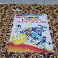 Questions and Answers Series Book - World and Space