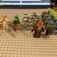 UsedLEGO Minifigures Alien Spacemen Astronaut Robot SPLIT