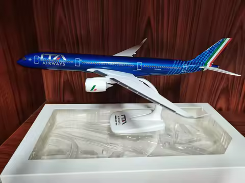 Decorate Airplane 1/200 for A350 A350-900 Italy ITA Airline Aircraft ABS Assembly Plane Model Scale 
