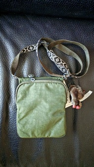 Kipling 綠色斜孭袋