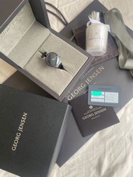 限時降價出清！(全新) Georg Jensen VIVIANNA Bangle Watch 經典朵蘭手環錶(大錶徑 34mm) - 黑色款XS 專櫃購入