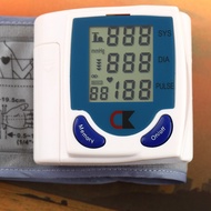 Blood Pressure Monitor LCD Digital Display Automatic Wrist Blood Pressure Monitor