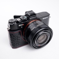適用機型SONY RX1R II  義大利皮革編織相機底座
