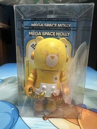 Pop mart Mega space Molly 陽光熊