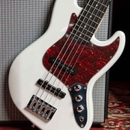 เบสไฟฟ้า 5 สาย Gusta GJB5-01 ทรง JB Jazz Bass จำนวน 21 เฟรต ไม้ Rosewood ประกันศูนย์