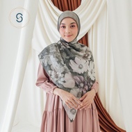 Seradia Hijab Segi Empat Syar'i Nayea Bavar liviaananda