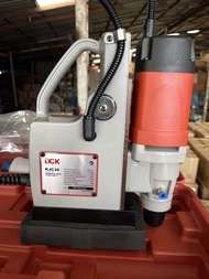 สว่านแม่เหล็กไฟฟ้า 30 mm แถมหัวสว่าน 1/2 นิ้ว Jetbroach Magnetic Drill (Core Drill) ยี่ห้อ DCK รุ่น