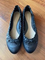 Hush Puppies 軟皮平底鞋