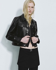 URBAN REVIVO - Áo khoác da nữ tay dài Vegan Leather UWJ150004-B5A