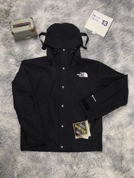 💥現貨💥熱賣經典款全黑防風防水北面1990 GORE-TEX登山衝鋒衣 | The North Face 1990 Mountain Jacket GTX|