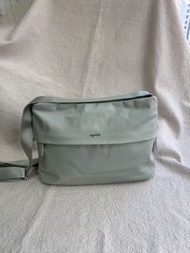 agnes b.Voyage 經典尼龍斜背包（湖水綠) Agnes b crossbody bag
