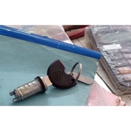 Vespa Lx/Vespa S rear seat lock set